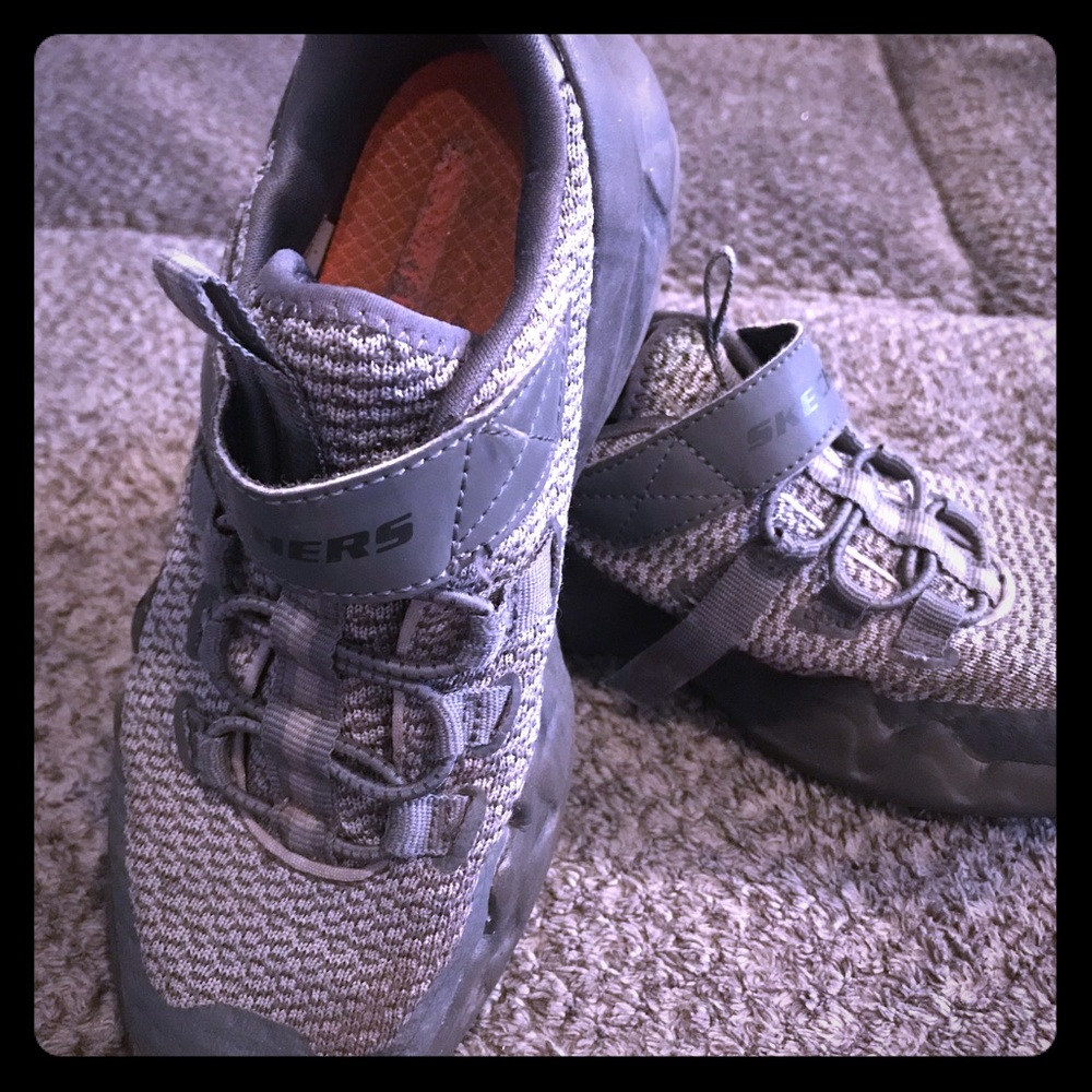 Sketchers Boys Size 1 Sneakers Foam